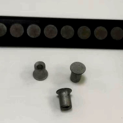 스테인레스 강 리벳 5.3x4mm 5.3x5mm을 관통하는 셀프 피어싱 리벳 고강도 본인은 분사기로 닦았습니다
